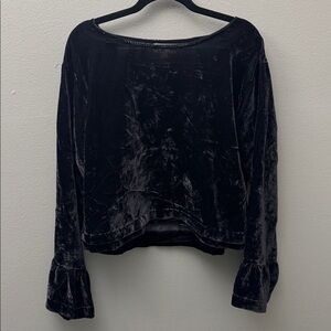 Black velvet bell sleeve